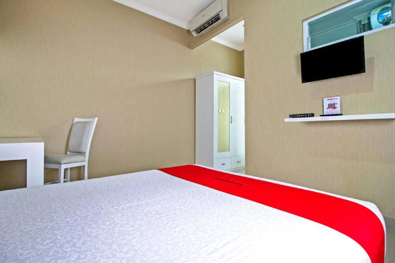 Hotel Reddoorz @ Pulomas Jakarta Exterior foto